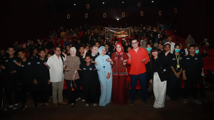 PKK Pontianak Ajak Siswa SR dan Panti Asuhan Nobar Anak-anak Bambu