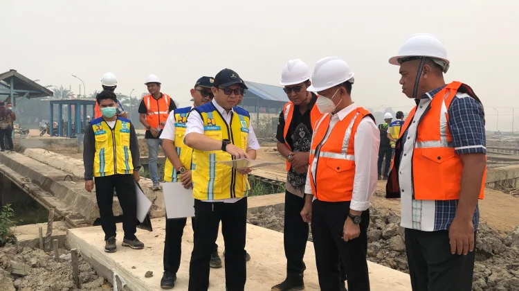 Atasi Krisis Air Baku akibat Intrusi Air Laut saat Musim Kemarau