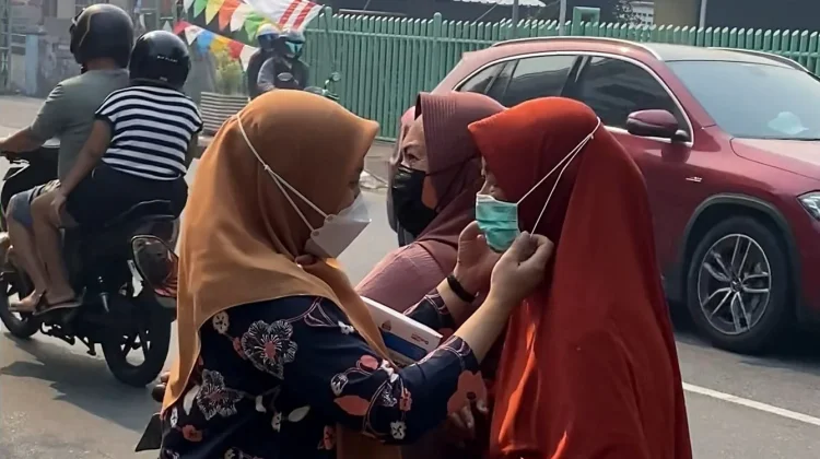 Cegah ISPA, Puskesmas Kampung Bali Bagikan Masker Gratis