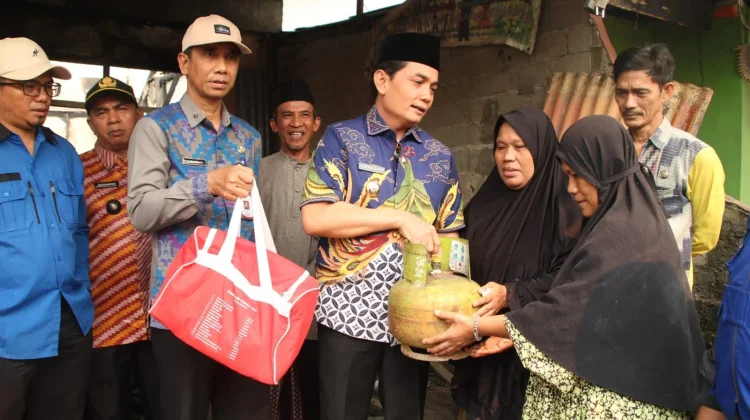 Rumah Terbakar di Jeruju II, Nur’Aini Berterima Kasih atas Bantuan Pemkot Pontianak