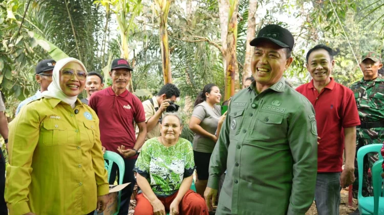 Kembali ke Engkangin, Ria Norsan Bernostalgia dan Dorong Perbaikan Infrastruktur