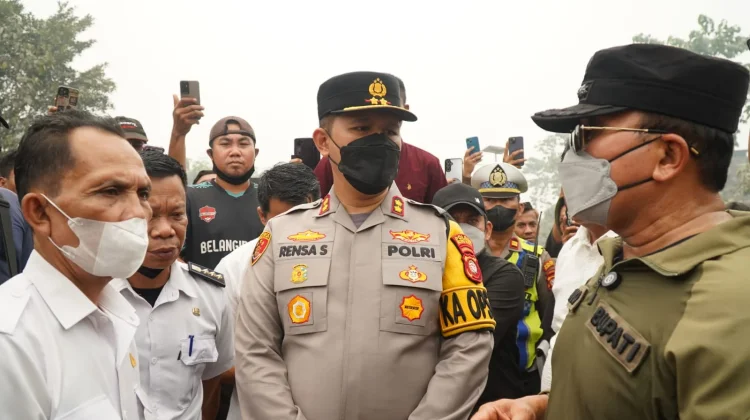 Warga Sepakati Mediasi, Blokade Jalan Trans Kalimantan Kubu Raya Dibuka