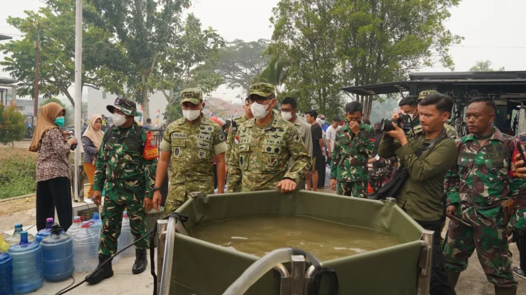 TNI Kerahkan Water Treatment Atasi Krisis Air di Kubu Raya