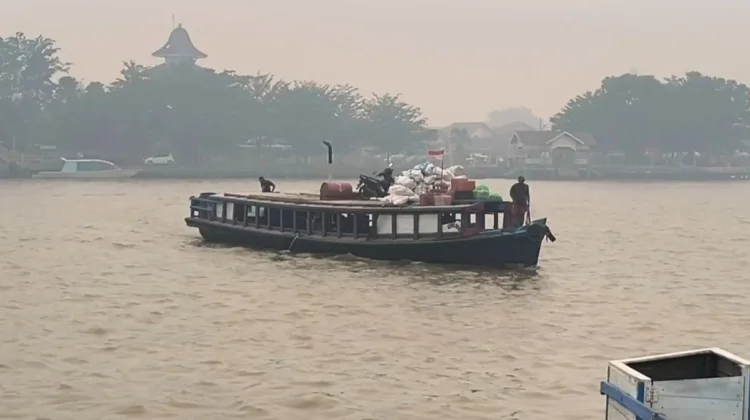 Kabut Asap Mulai Ganggu Jarak Pandang, Kapal Diimbau Utamakan Keselamatan