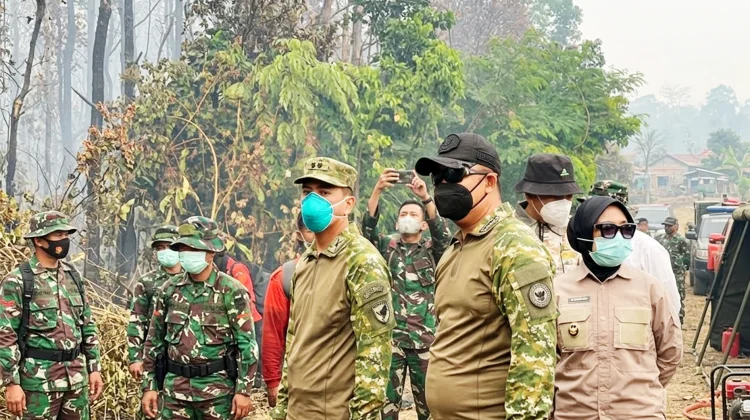 Kawal Karhutla, Bupati dan Dandim Ketapang Turun ke Lapangan