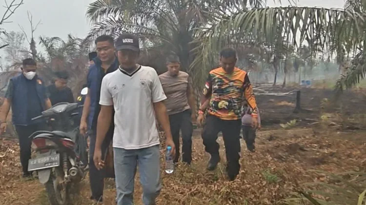 Warga Rasau Jaya Tiga Luruskan Video Karhutla Viral