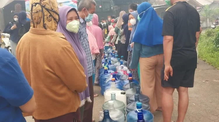 FPK Bersama Pemkab dan Polres Salurkan 6.000 Liter Air Bersih di Griya KORPRI
