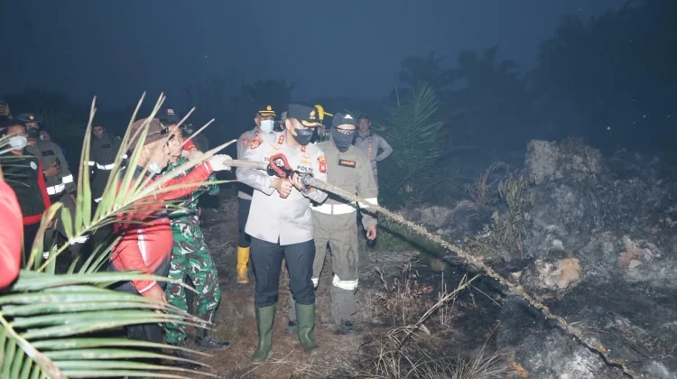 Tim Gabungan Uji X-Fire untuk Padamkan Karhutla di Bengkayang