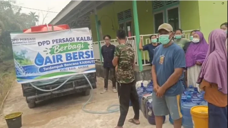 Warga dan Kelompok Rentan Dapat Bantuan Air Bersih, Masker, Paket Gizi hingga PMT
