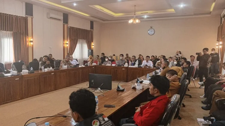 DPRD Kalbar Kumpulkan Aspirasi Publik soal Karhutla lewat RDPU