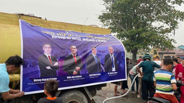 HIPMI PT IAIN Pontianak Salurkan Air Bersih dalam Aksi BPD HIPMI Kalbar Peduli