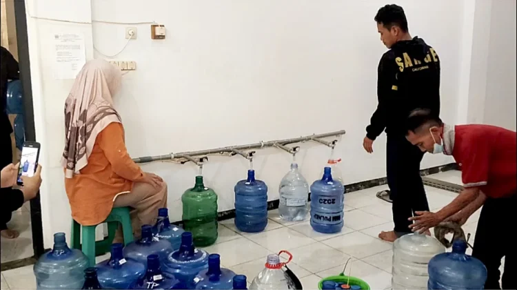 Polnep Siapkan Ribuan Liter Air Siap Minum Gratis untuk Warga Pontianak