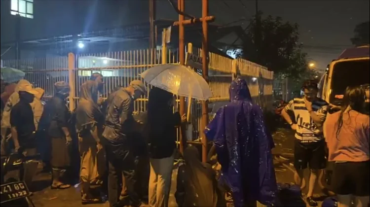 Kolaborasi Lintas Elemen di Pontianak Salurkan 9.000 liter Air Bersih