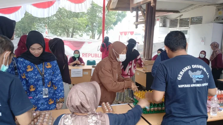 Pemkab Kubu Raya Gelar Bazar Murah dan Vaksinasi Rabies Gratis