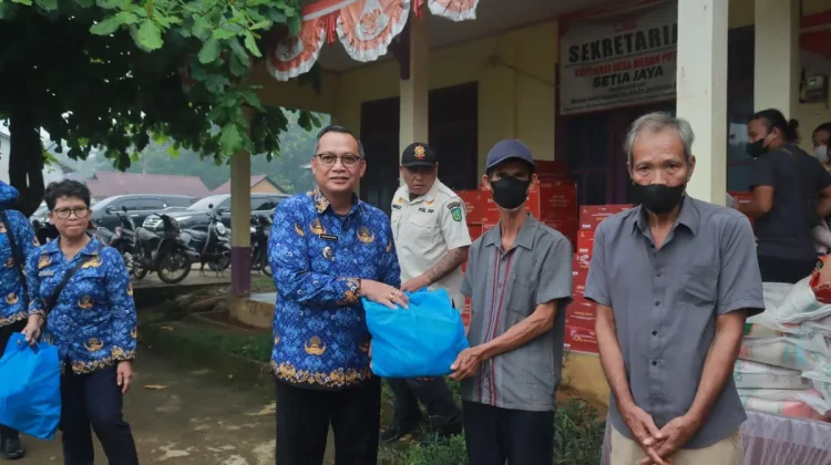 Bangkit Bersama Pascabencana, Bantuan Disalurkan untuk Warga Kecamatan Teriak