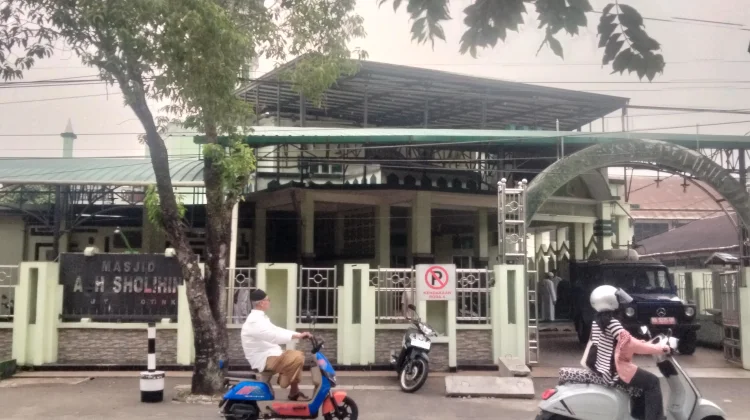 Masjid Ash-Sholihin, Jejak Panjang Ibadah sejak Tahun 1960
