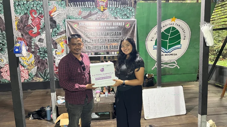 AJI Pontianak Serahkan Bantuan Oxycan dan Masker KN95 untuk Relawan Karhutla