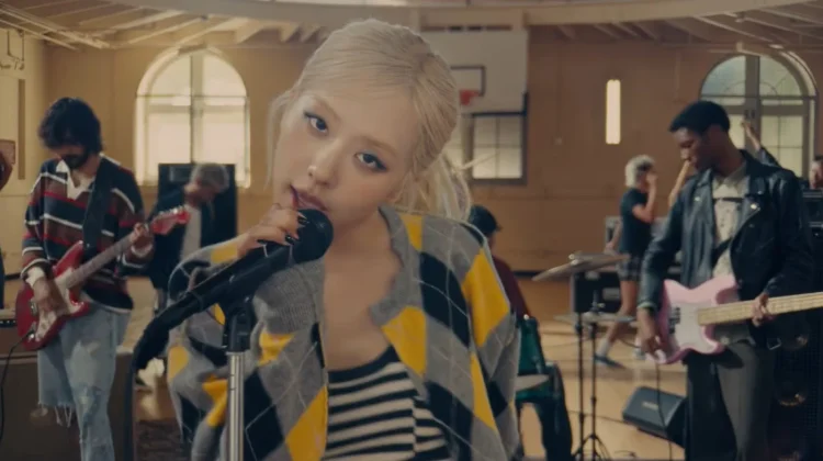ROSÉ Rilis “new trick”, Tampilkan Warna Musik Band