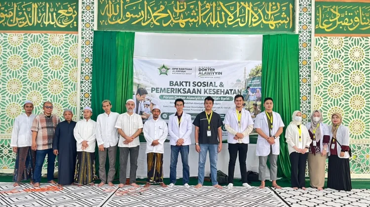 Aksi Peduli Pesantren, Forum Dokter Alawiyin Gelar Bakti Sosial Dampak Karhutla