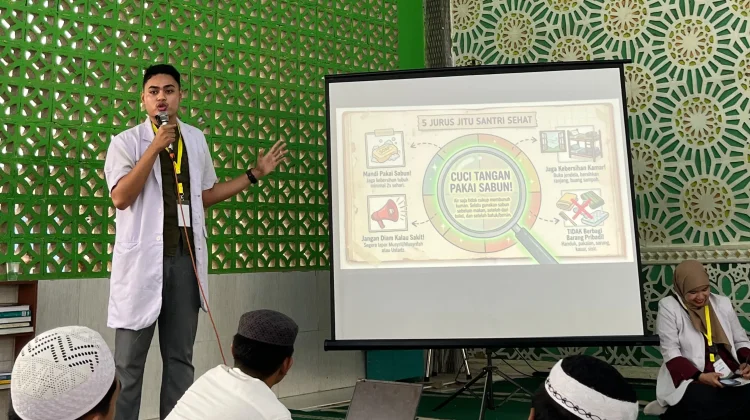 Aksi Peduli Pesantren, Forum Dokter Alawiyin Gelar Bakti Sosial Dampak Karhutla