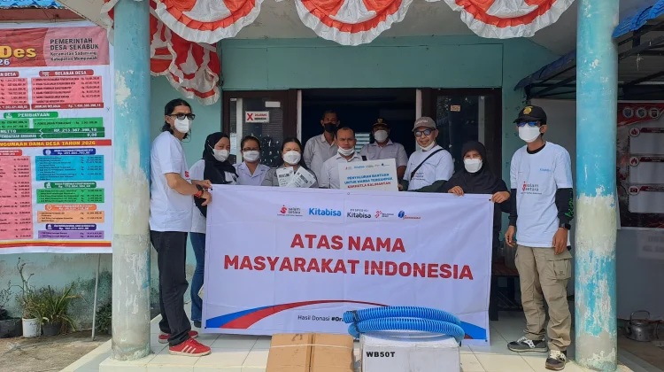 Gemawan-KitaBisa Salurkan Alat Pemadam untuk Warga Sekabuk