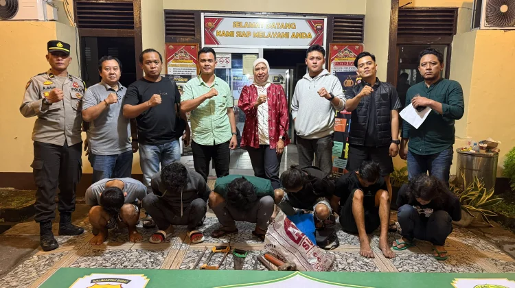 Lima Pria Diamankan Terkait Dugaan Pencurian di Ruko Bekas Kebakaran