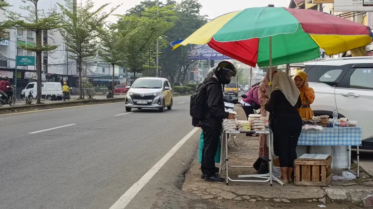 Sarapan Rp10 Ribu Jadi Primadona Pelajar