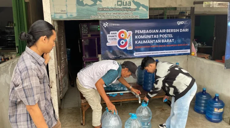 Hari Bakti Postel Ke-81, 8.000 Liter Air Bersih Disalurkan kepada 400 Warga