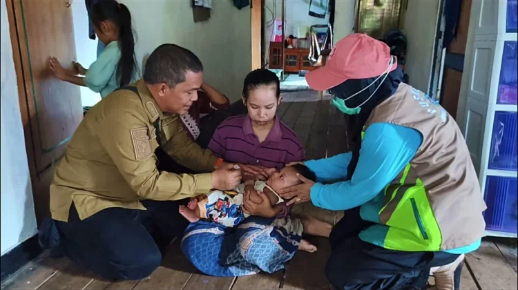 Dekatkan Layanan, Puskesmas Sungai Kakap Sambangi Warga Sepuk Laut