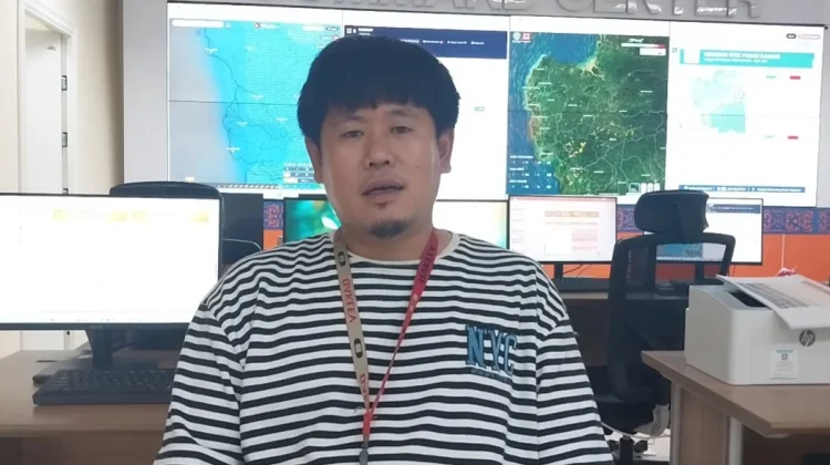 Kabut Asap Hambat Helikopter Sikorsky UH-60L dan Super Puma H225 Lakukan Pemadaman