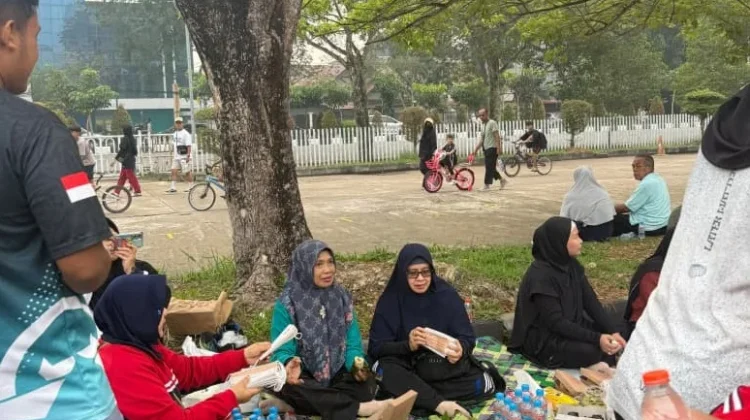 8.000 Masker untuk Warga Pontianak, Aksi Maharatu Foundation di tengah Kabut Asap