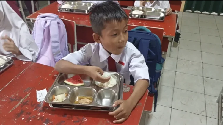 MBG Kembali Disalurkan, Orang Tua Siswa SDN 29 Pontianak Sambut Positif