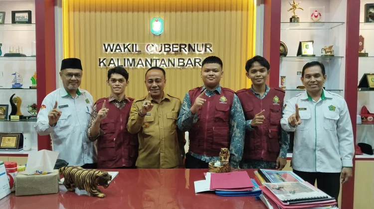 Wagub Kalbar Beri Semangat Kontingen Roket Air MAN 1 Pontianak