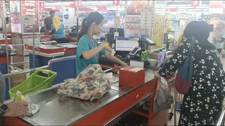 Pengurangan Kantong Plastik di Pontianak Tekan Sampah 563 Kilogram per ...