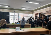 Keseruan Praktek Bimbingan Teknis Pengambilan Foto Berita Online RRI Pontianak