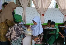 Penyaluran MBG di MIS Al-Ikhwah Pontianak Terus Disempurnakan