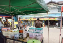Kapolsek Manis Mata Pimpin Pengamanan Pasar Juadah