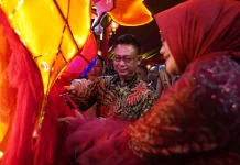 Replika Naga Bersinar Rajut Harmoni Antar Etnis