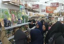 Toko Snack di Pal 5 Kebanjiran Pembeli jelang Lebaran, Cookies Jakarta Laris Manis
