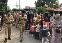Sambut Idulfitri, Warga Pontianak Utara Serbu Pasar Murah