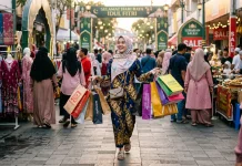 Pantun Nasehat: Rayakan Idhulfitri, Jangan Tergoda Belanja Berlebihan