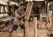 Pepatah Lama: Besar Pasak daripada Tiang