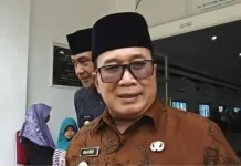 Bupati Sujiwo Imbau Warga Tak Panic Buying BBM