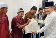 Kemenag Kalbar Salurkan Sembako dan Zakat Fitrah