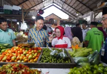 Wali Kota Cek Langsung Harga Bahan Pokok di Pasar Puring