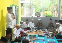 Bupati Kayong Utara Ajar Warga Kompak untuk Pembangunan