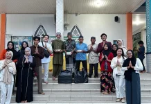 Muda-Mudi Gen Z di Melawi Salurkan 300 Paket Berbuka Puasa lewat “Superhero Ramadhan"