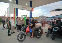 Antisipasi Kepanikan, Bupati Bengkayang Turun Langsung Tinjau Antrean Panjang