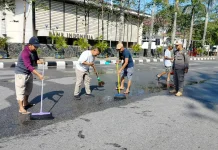 Lapangan Salat Id depan Kantor Wali Kota Mulai Dibersihkan