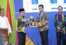 Wamendagri Buka Seminar Internasional dan Upgrading Dai di Sambas